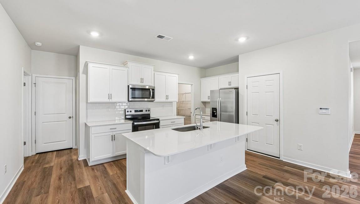 580 Dazzle Loop Property Photo 10