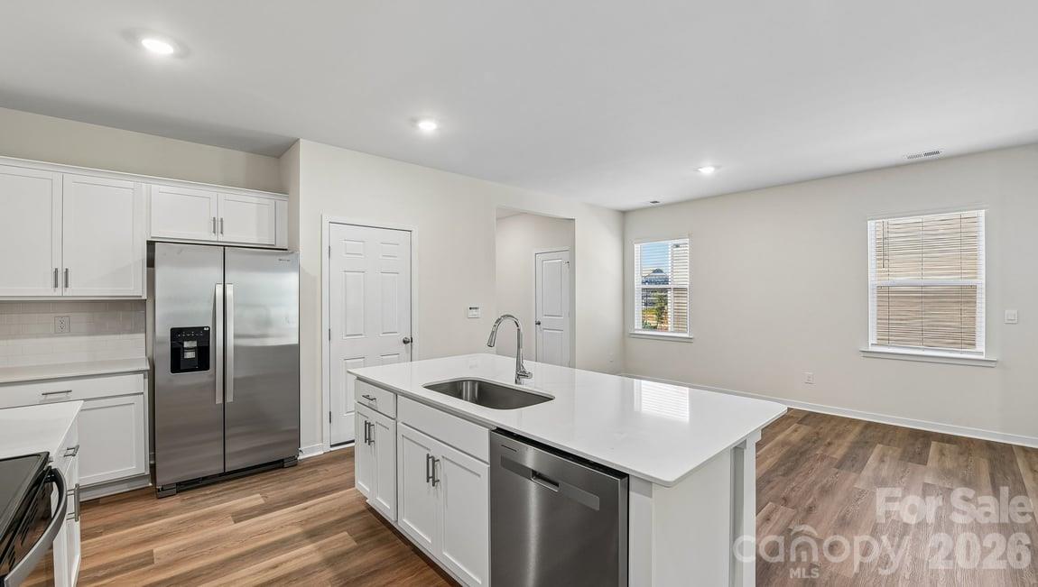 580 Dazzle Loop Property Photo 13