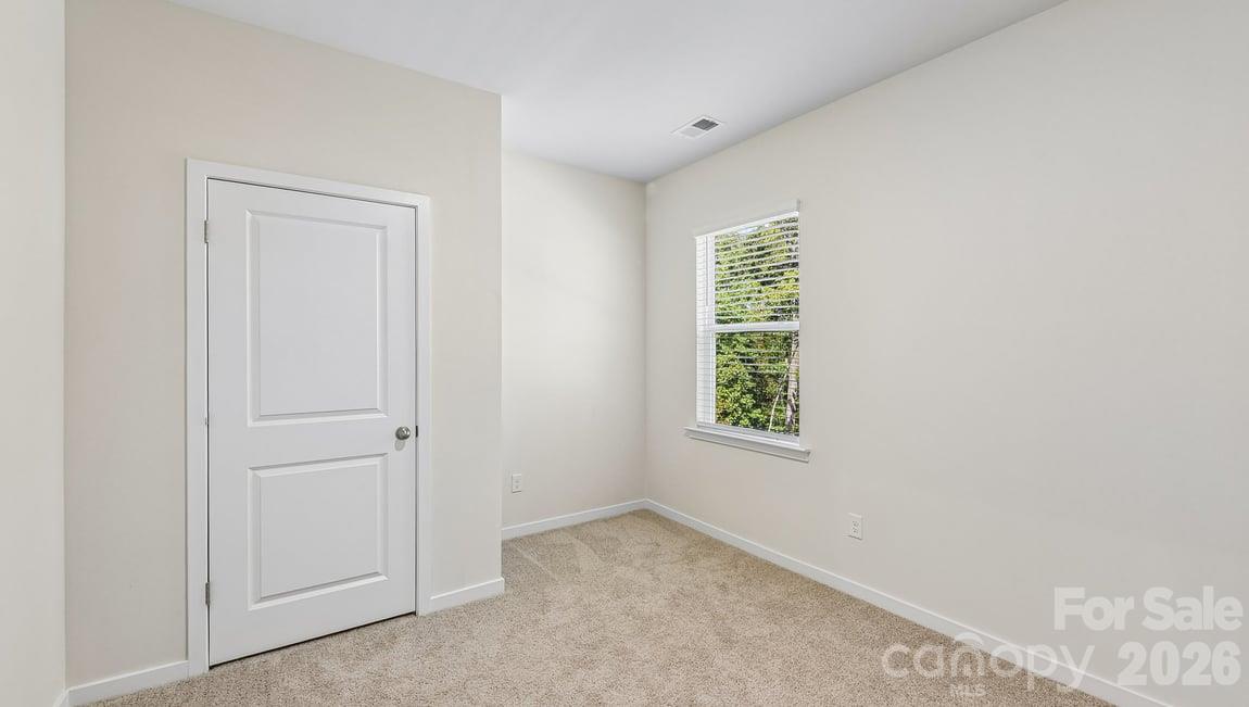 580 Dazzle Loop Property Photo 14