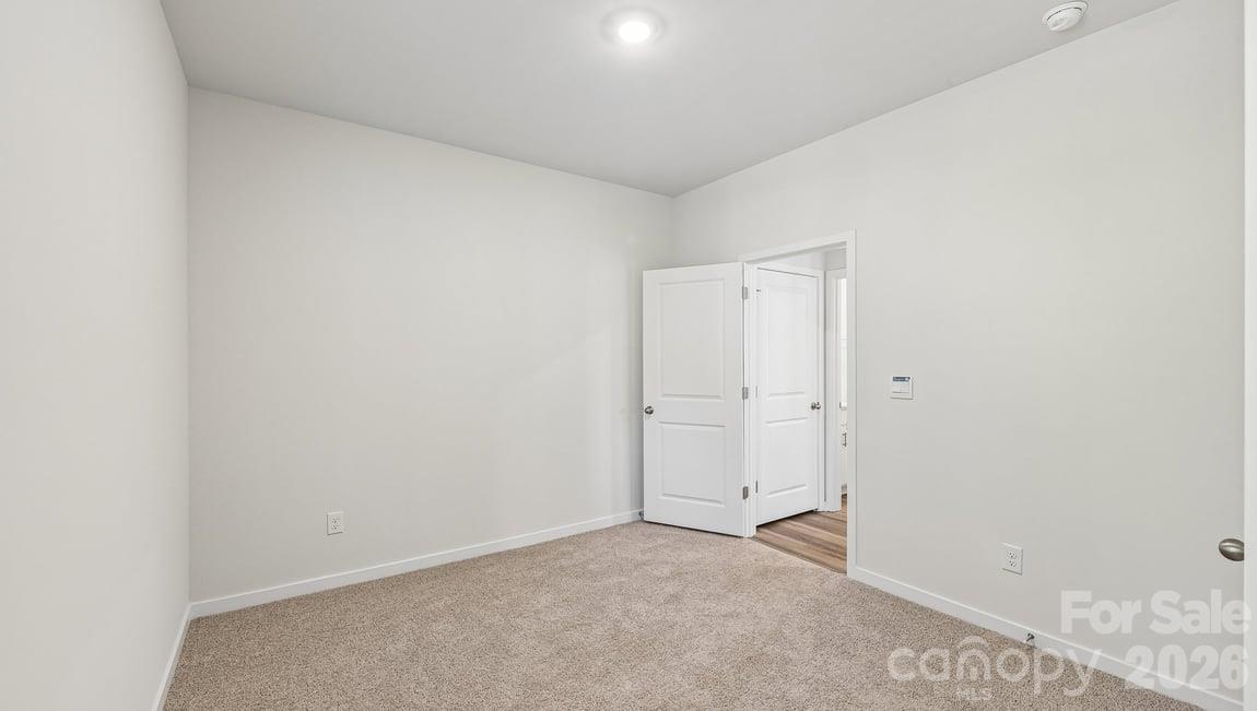 580 Dazzle Loop Property Photo 15