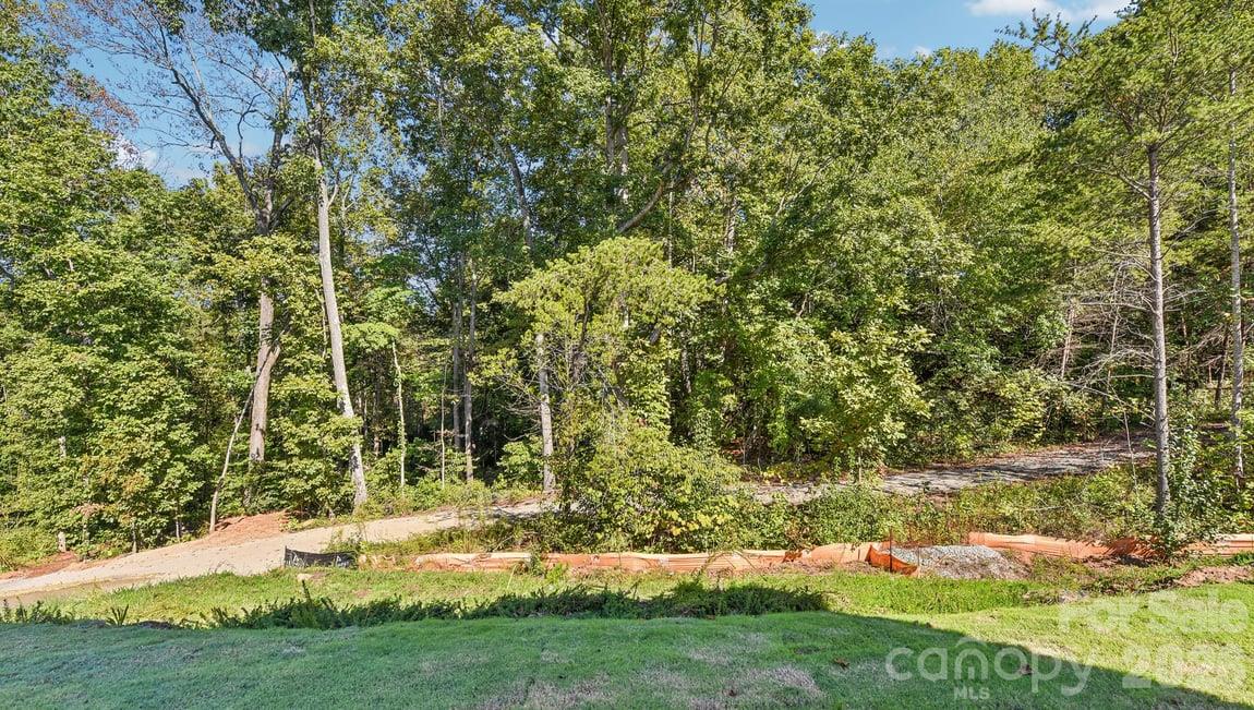 580 Dazzle Loop Property Photo 33