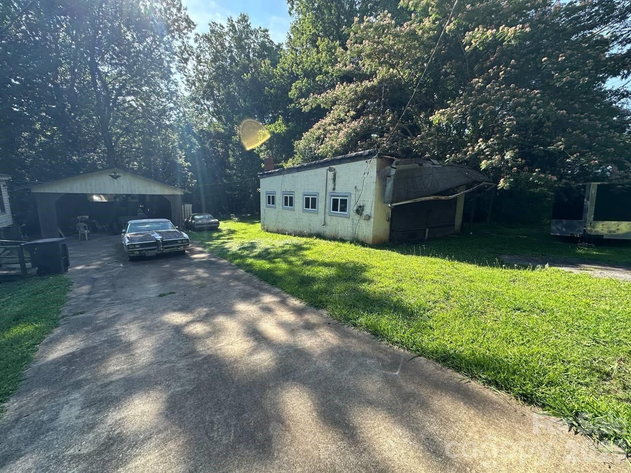310 S Miller Avenue Property Photo 3