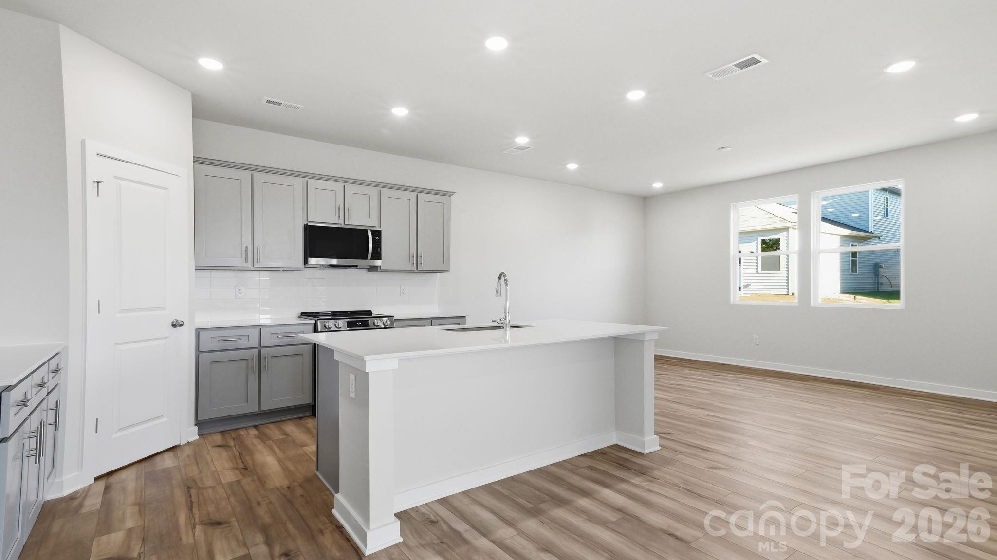 2938 31st Street Property Photo 6
