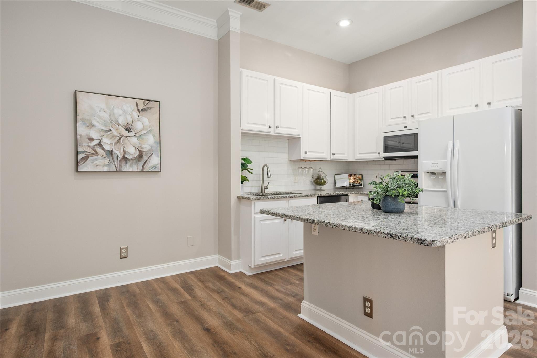 627 Garden District Drive Property Photo 6