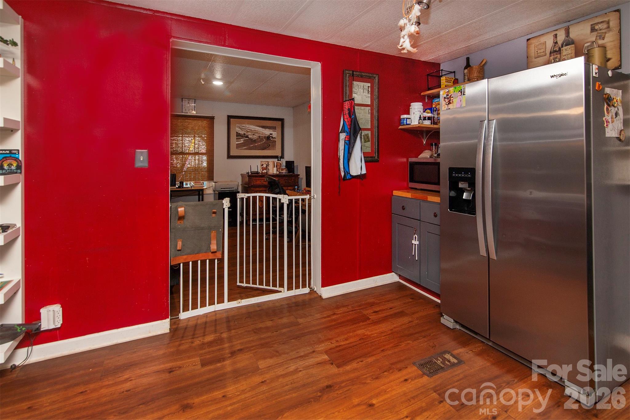 5727 Thompson Road Property Photo 10