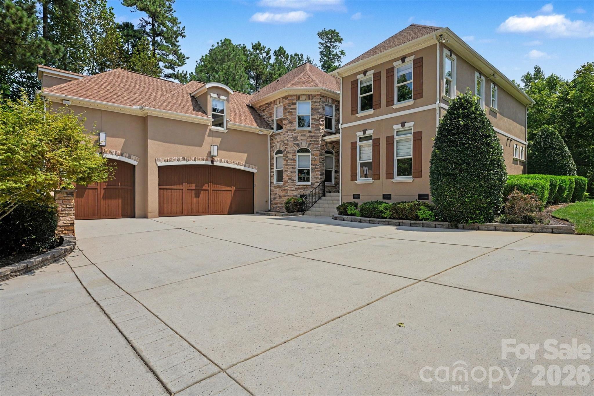 288 Indian Trail Property Photo 1
