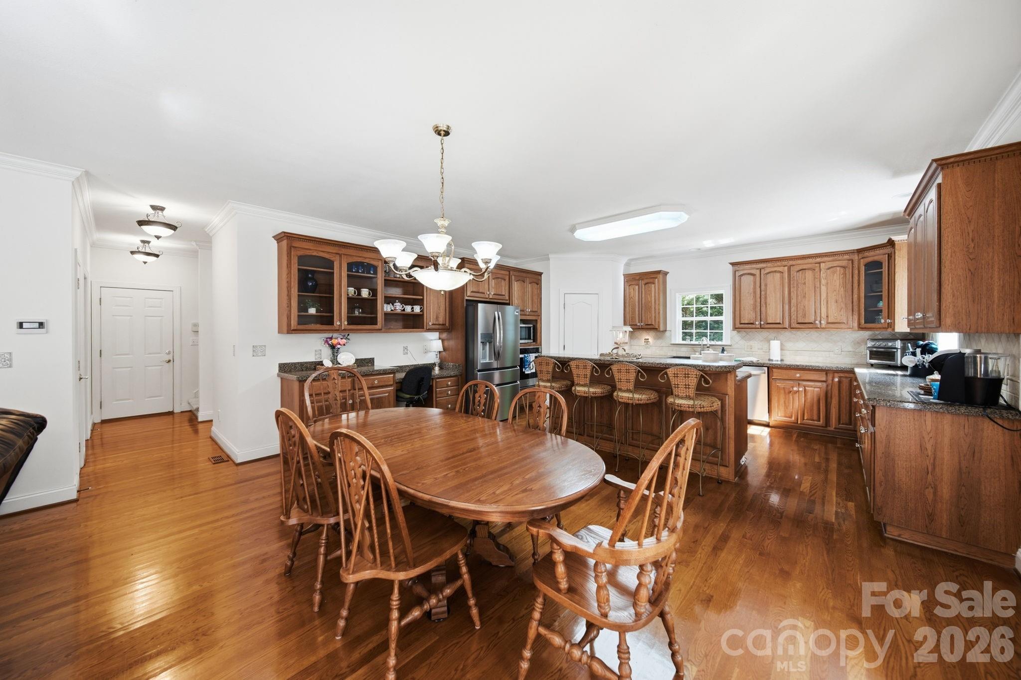 2806 Iveywood Drive Property Photo 11