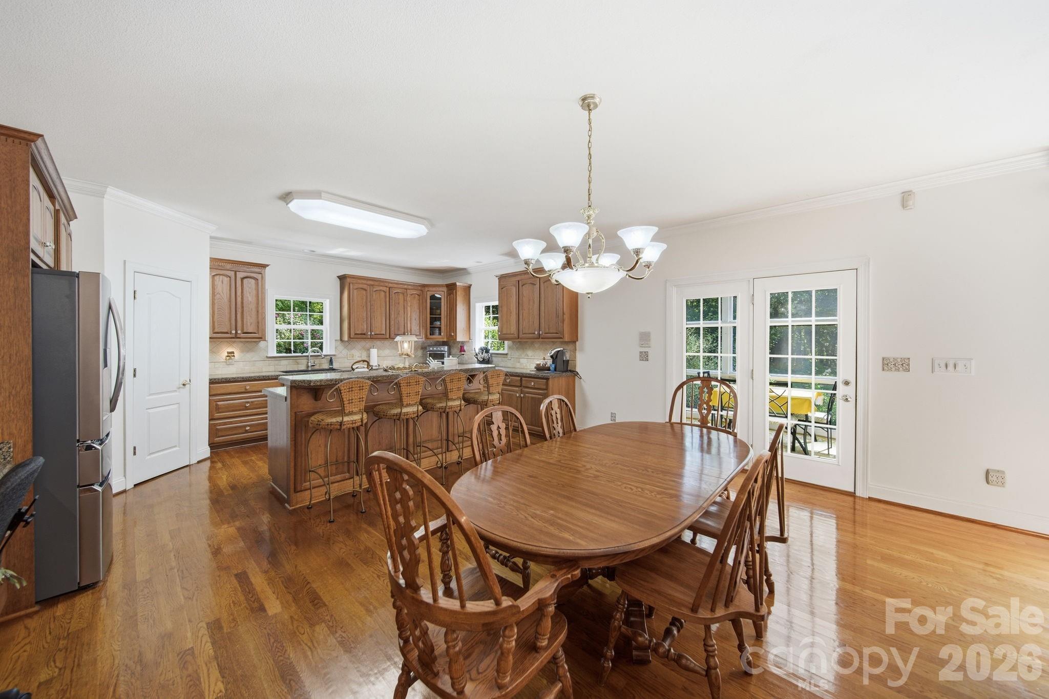 2806 Iveywood Drive Property Photo 12