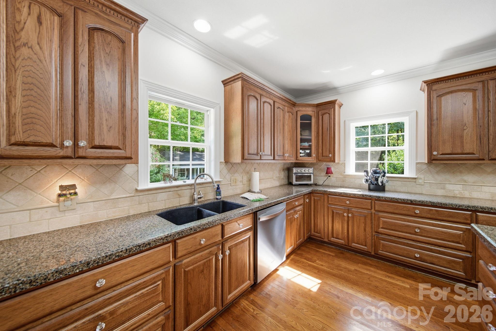 2806 Iveywood Drive Property Photo 15