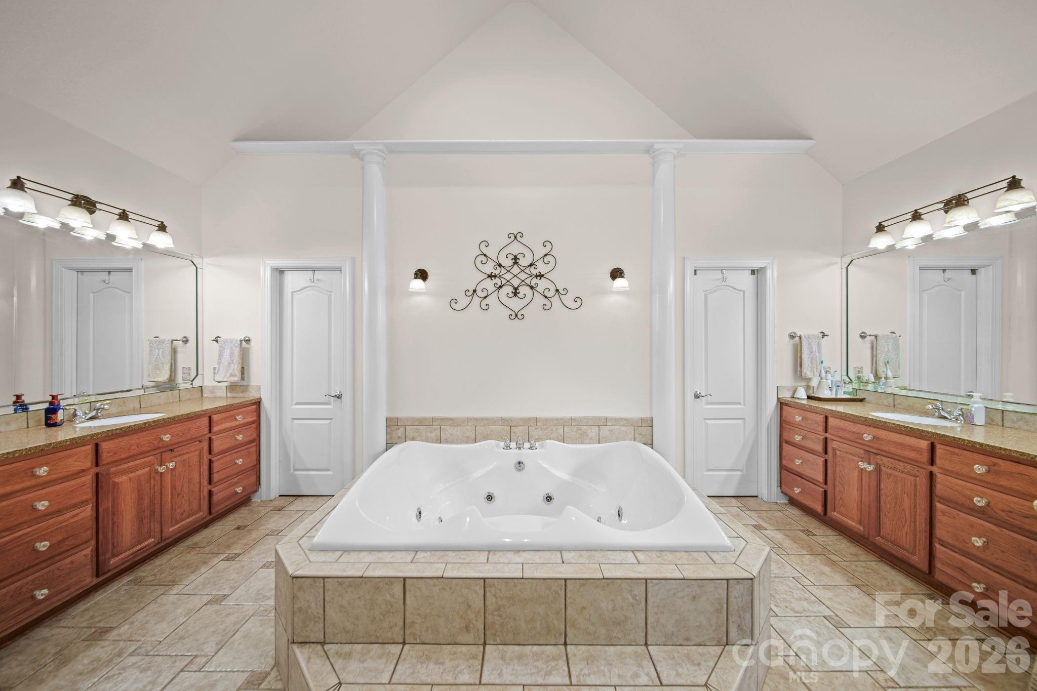 2806 Iveywood Drive Property Photo 23