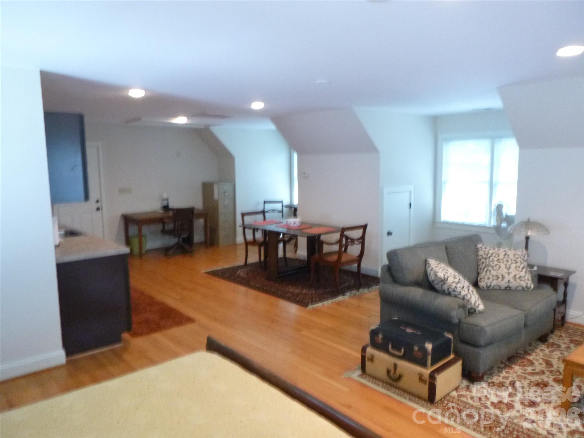 3041 Park Road Carriage House Property Photo 4