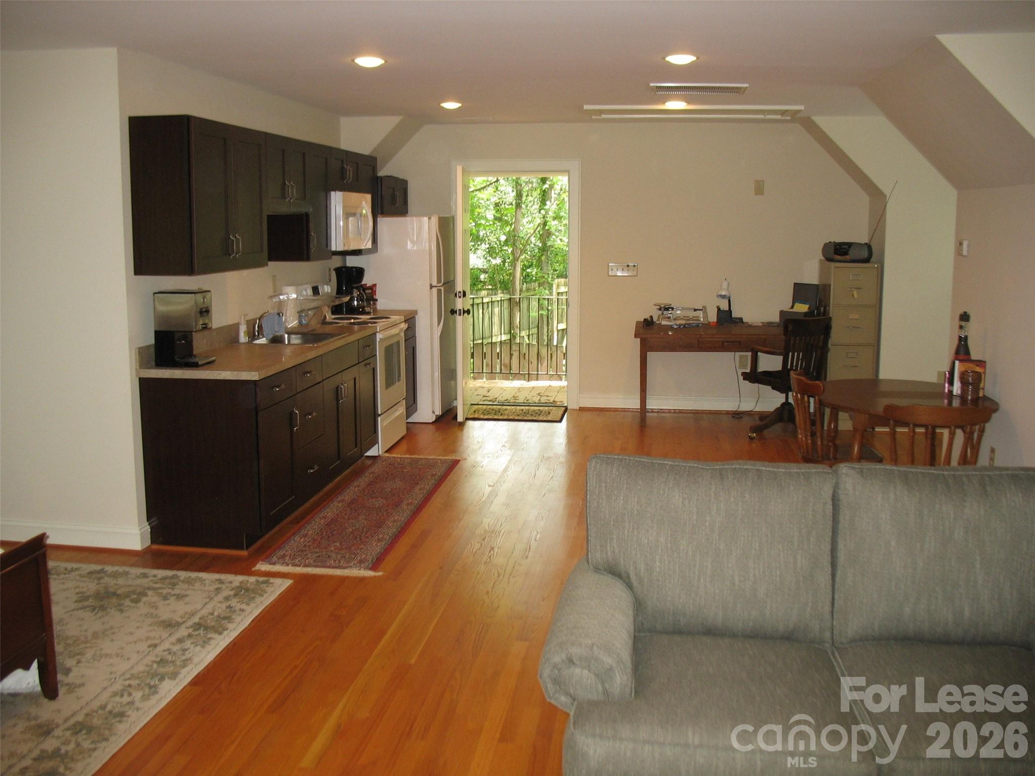 3041 Park Road Carriage House Property Photo 6