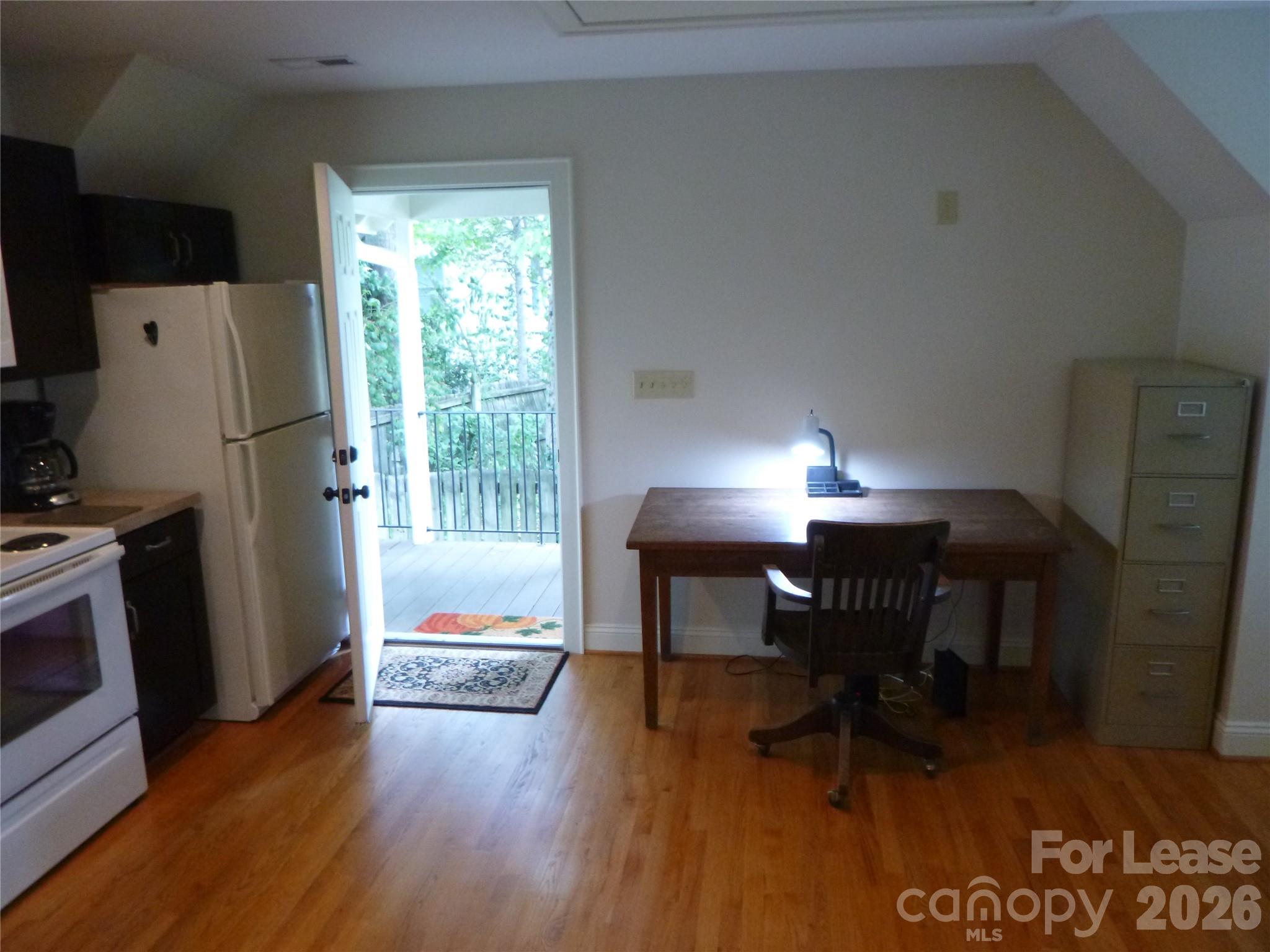 3041 Park Road Carriage House Property Photo 7