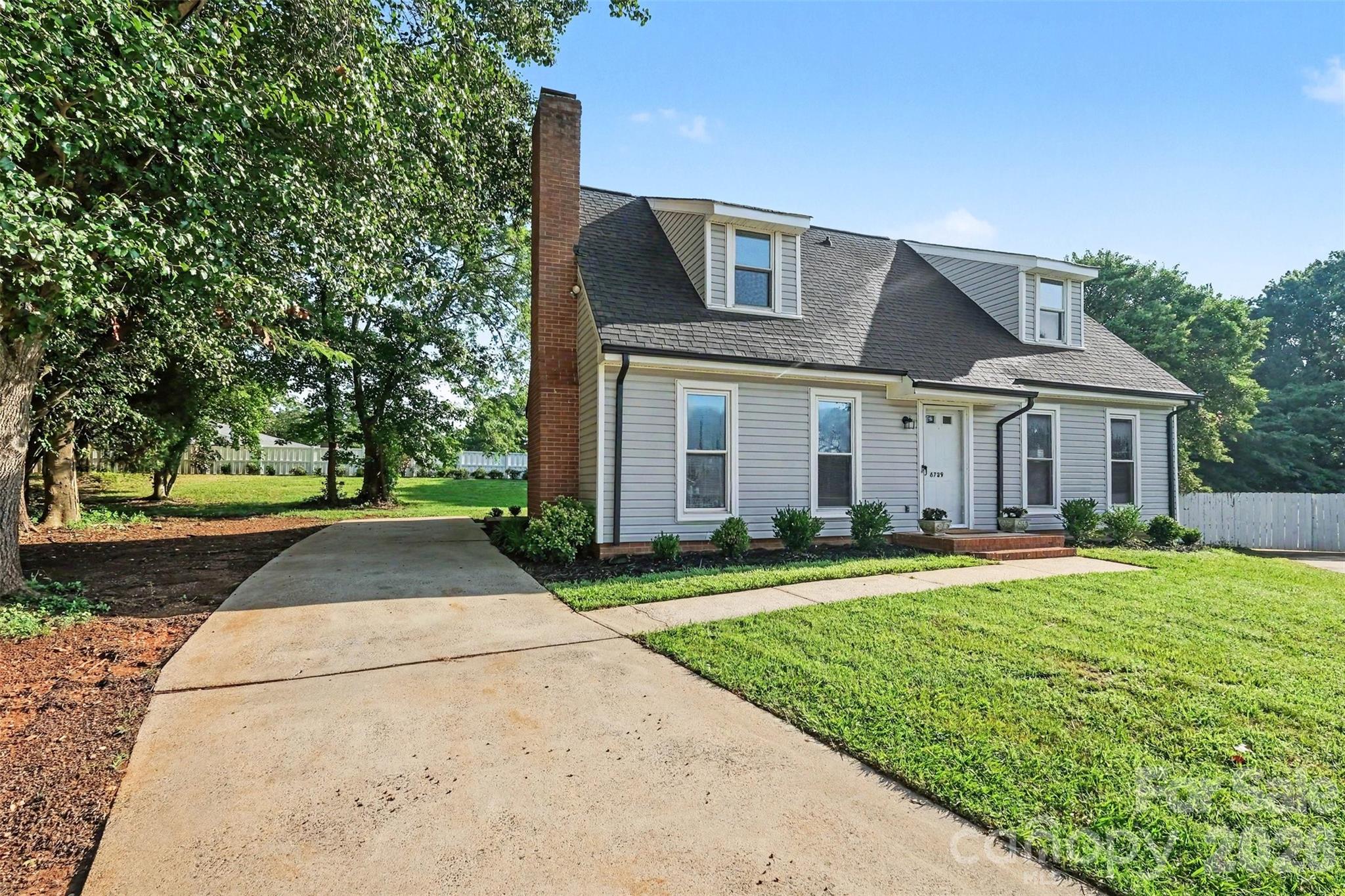 6739 Old Meadow Road Property Photo 3