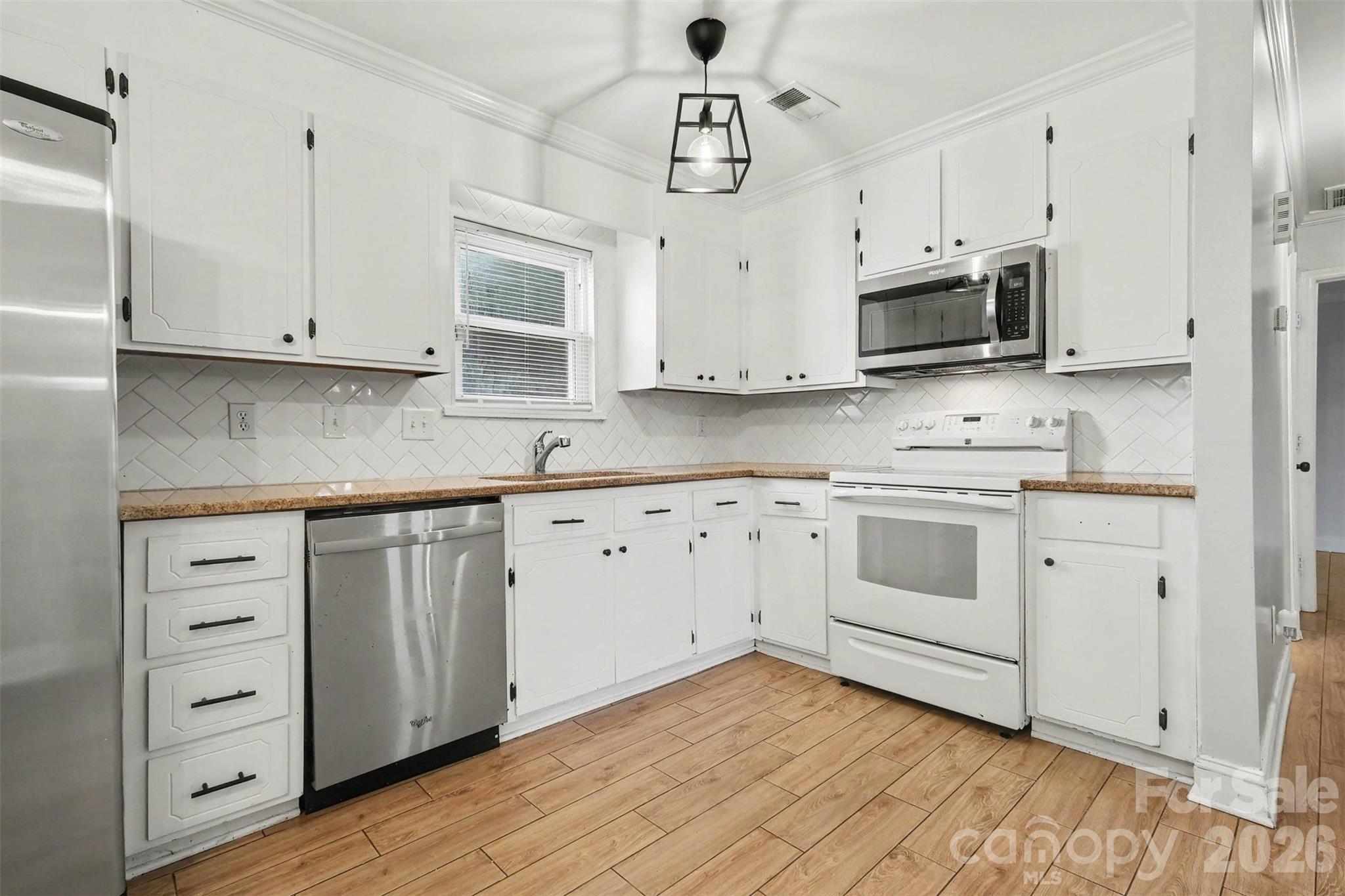 6739 Old Meadow Road Property Photo 11