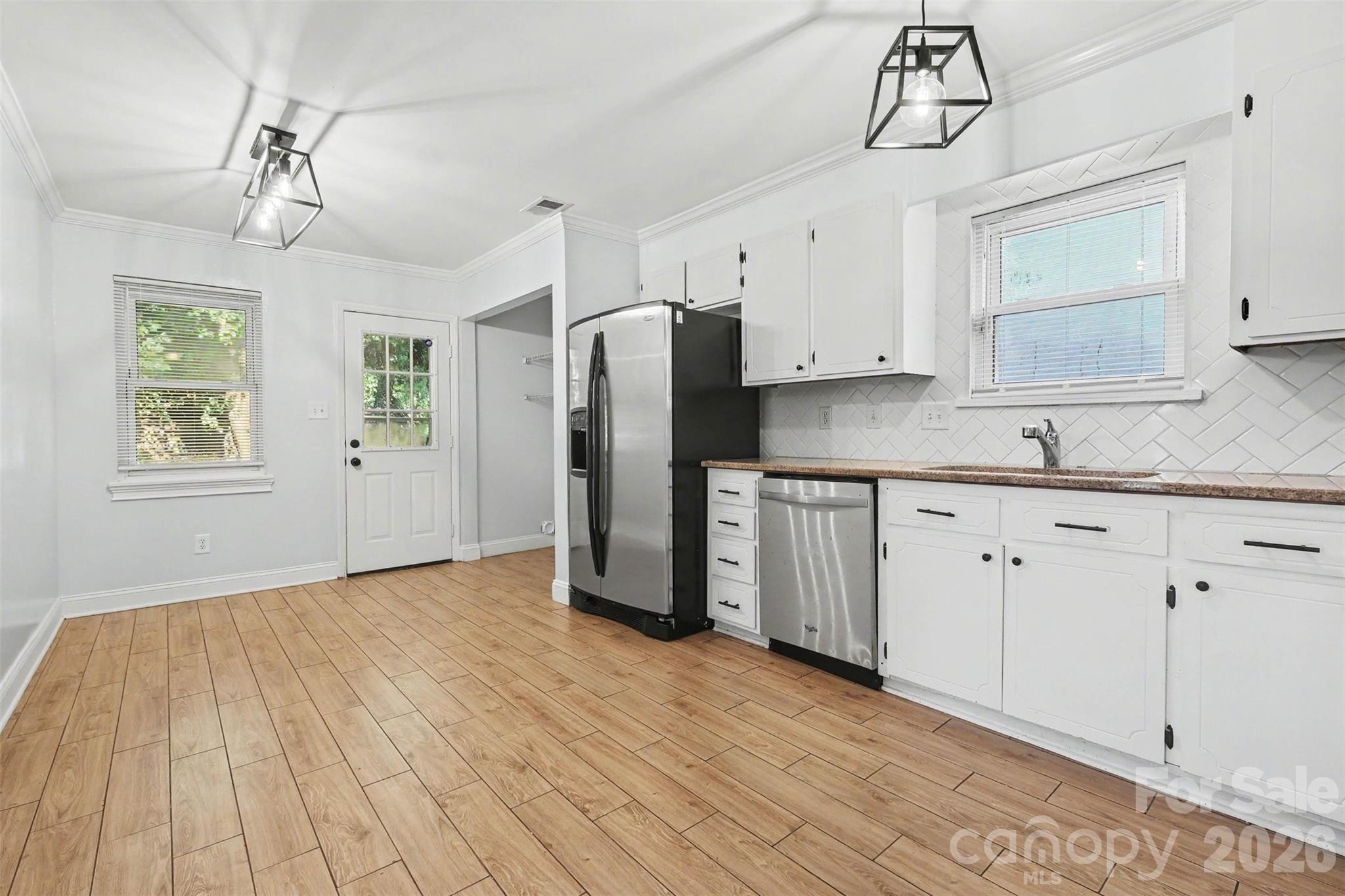 6739 Old Meadow Road Property Photo 14