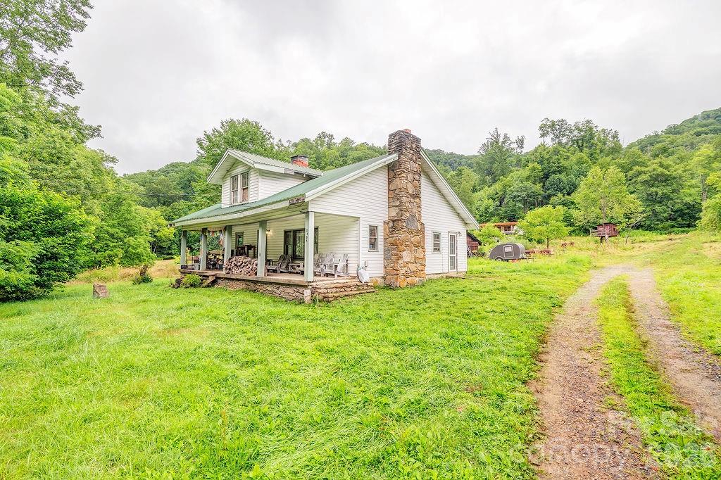 8485 Meadow Fork Road Property Photo 1