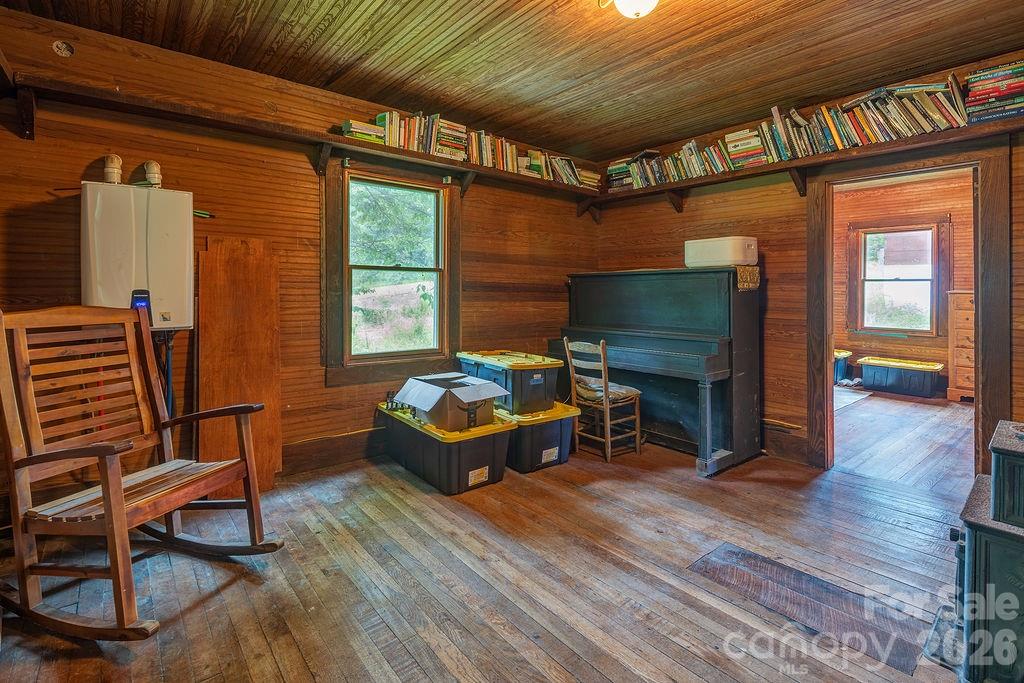 8485 Meadow Fork Road Property Photo 6