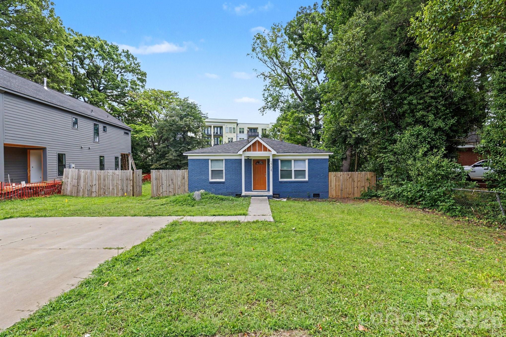 2708 Catalina Avenue Property Photo 1