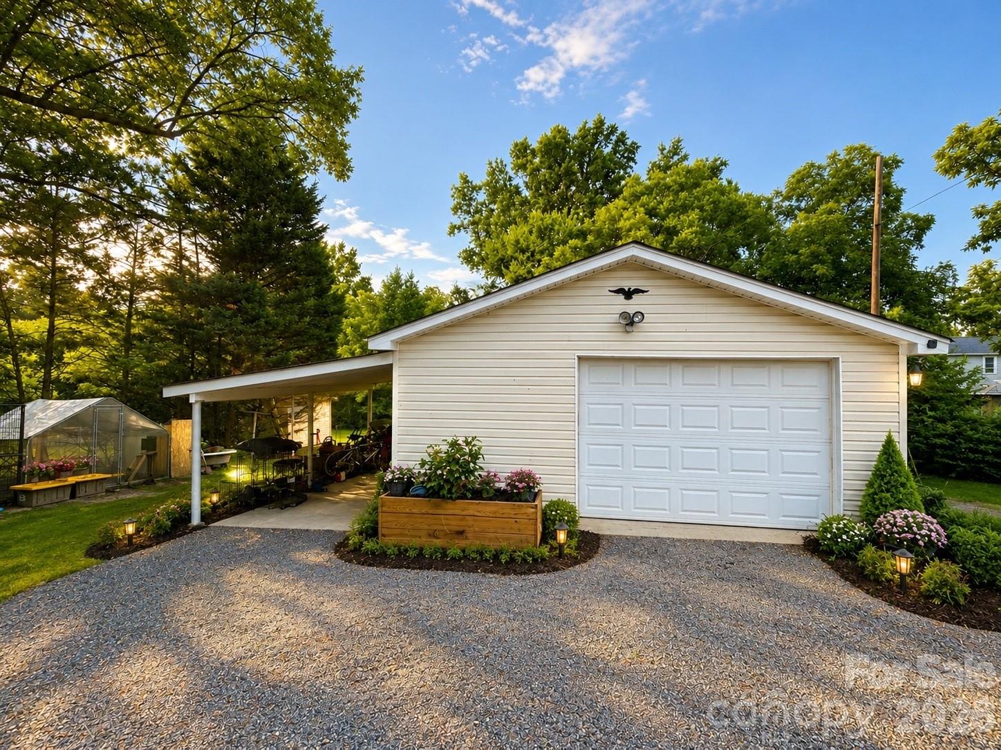 1843 Lane Street Property Photo 4