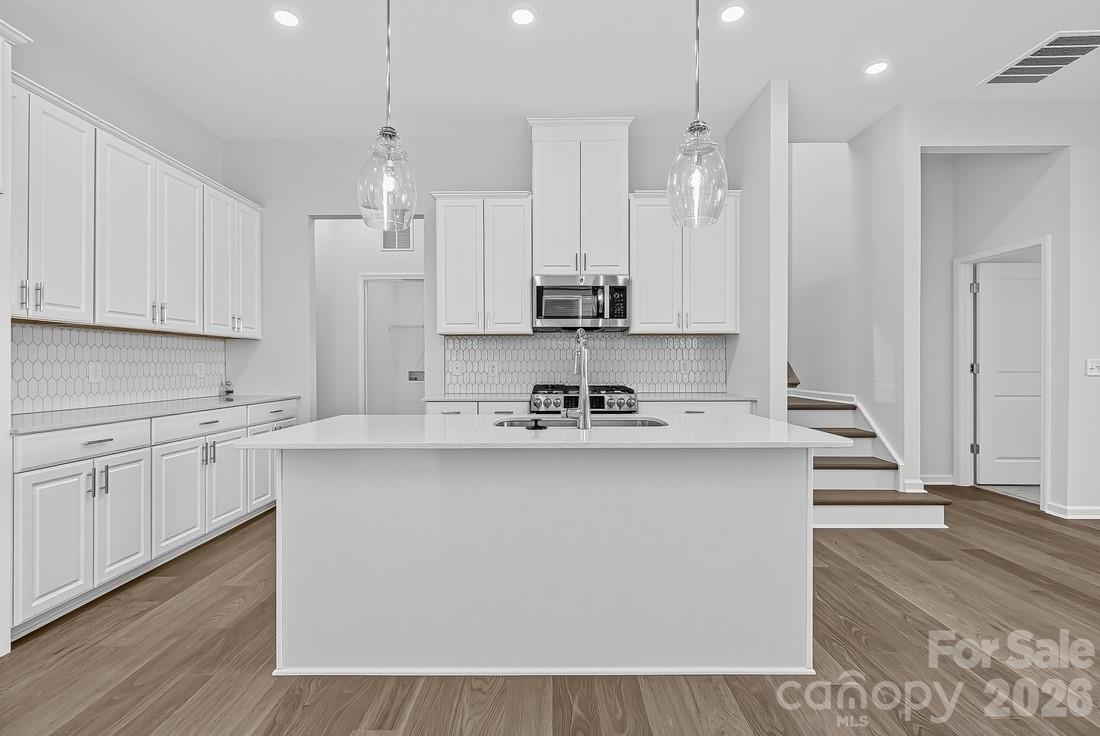 3177 Beacon Heights Road Property Photo 2