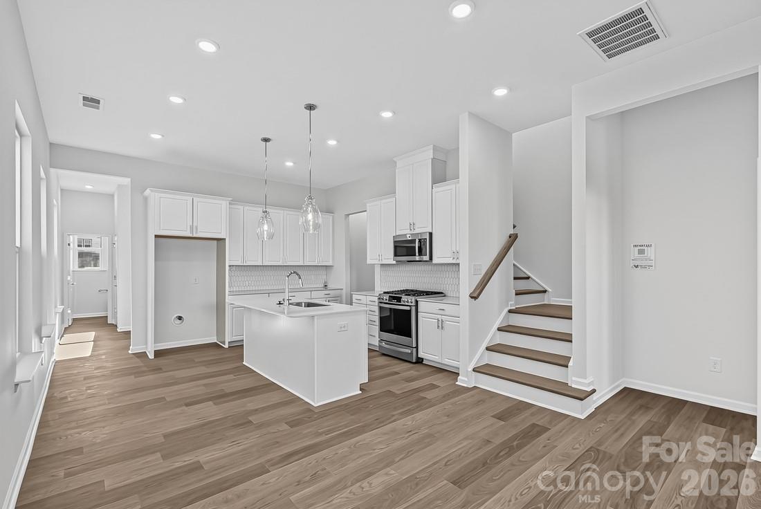 3177 Beacon Heights Road Property Photo 8