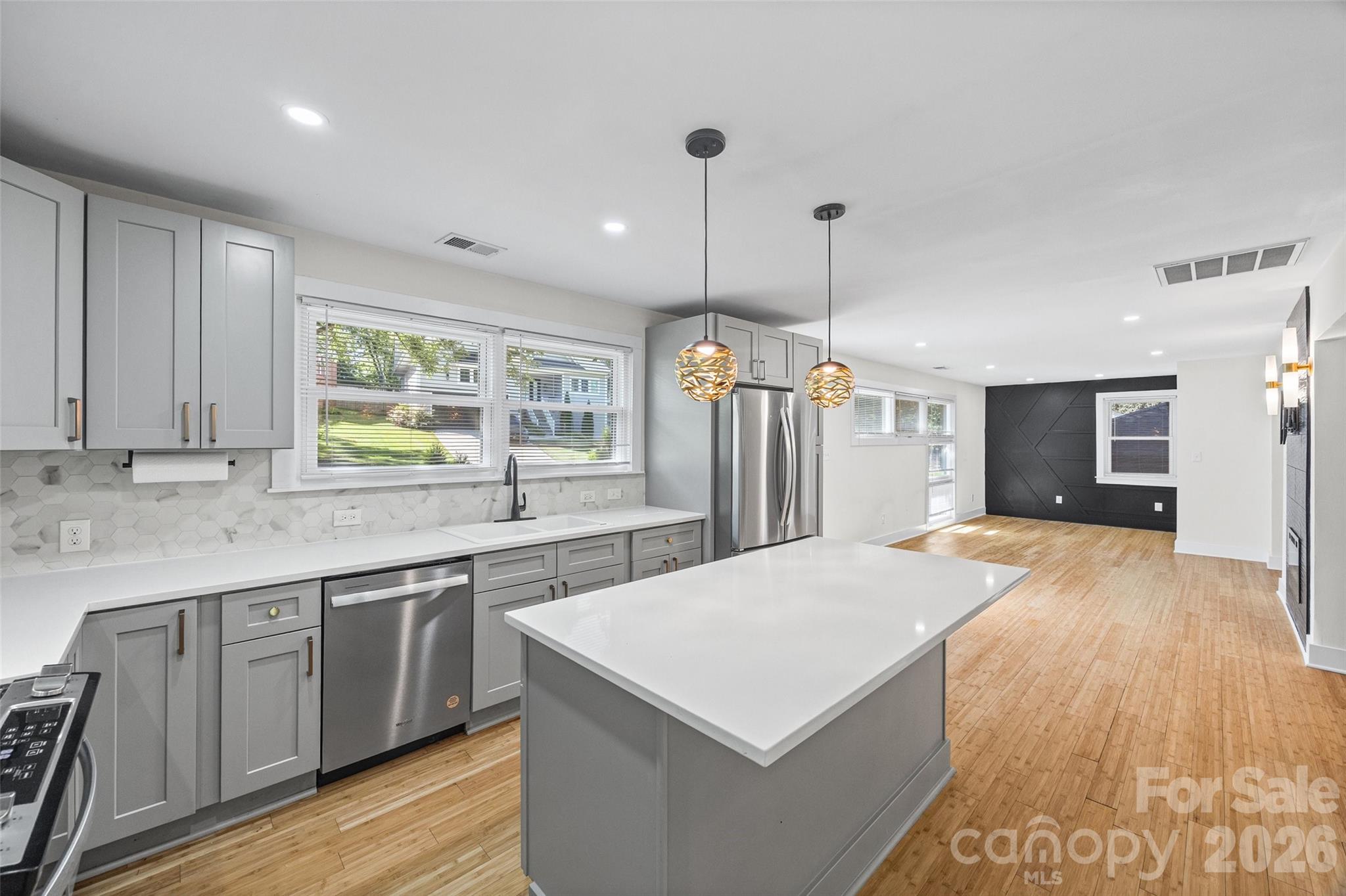 4910 Valley Stream Road Property Photo 10
