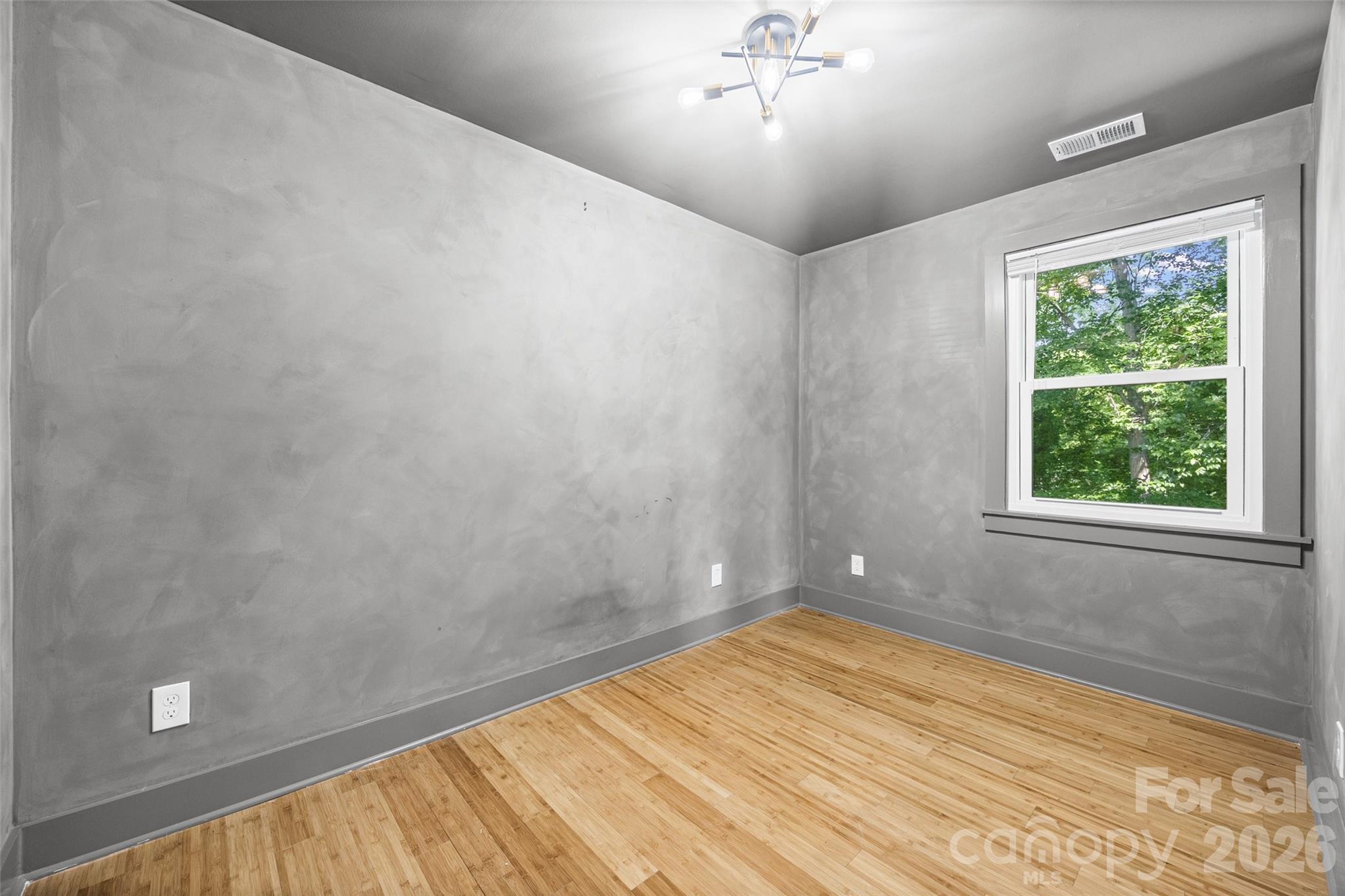 4910 Valley Stream Road Property Photo 18