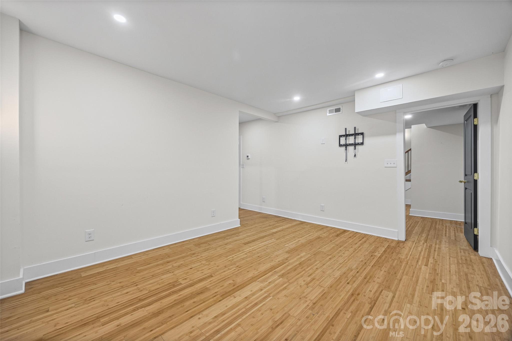 4910 Valley Stream Road Property Photo 22