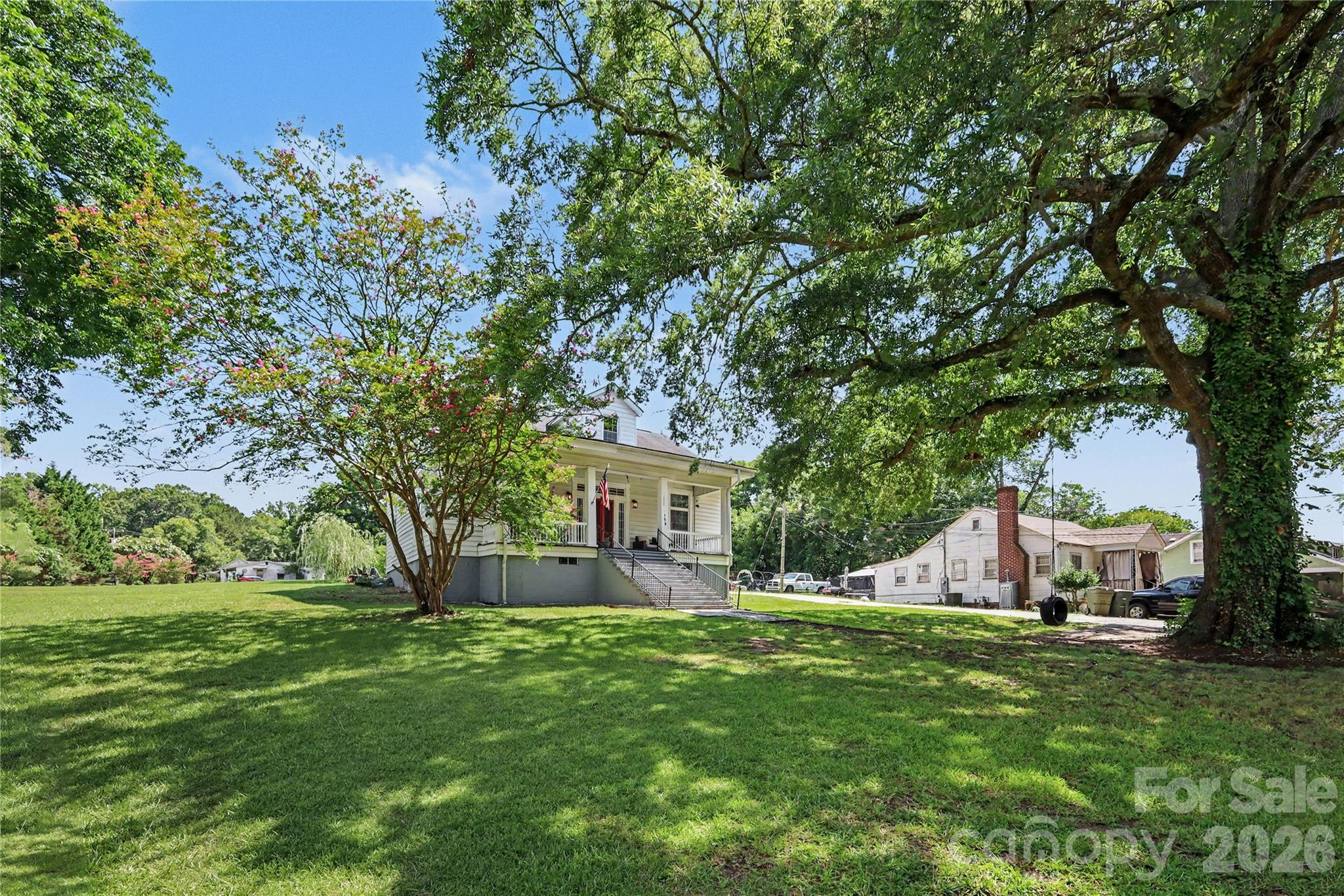 159 E Lacy Street Property Photo 3