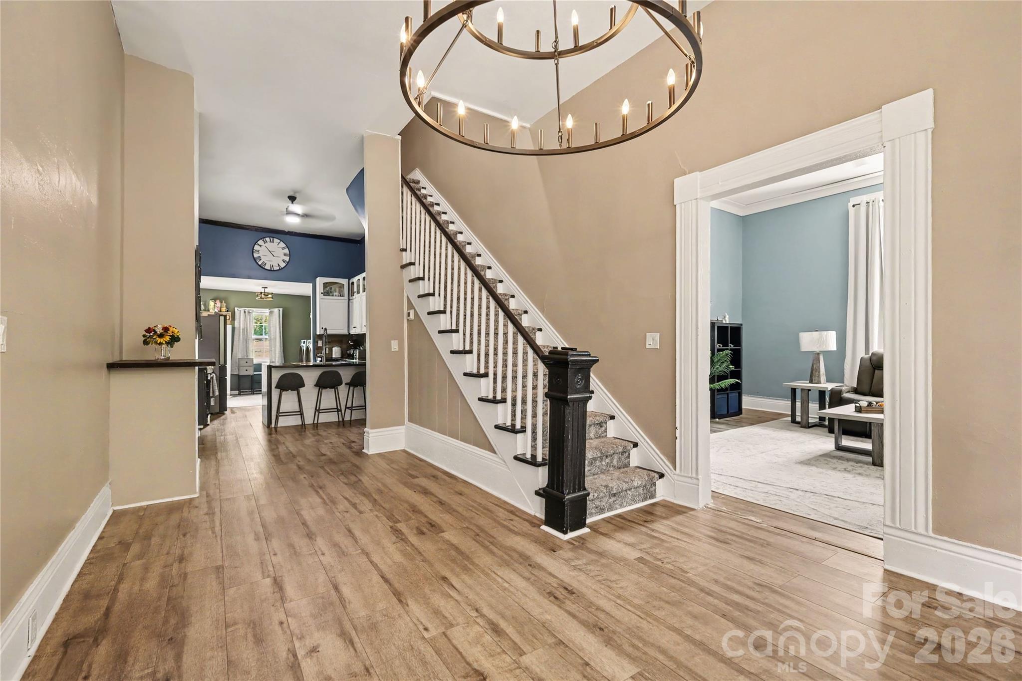 159 E Lacy Street Property Photo 8