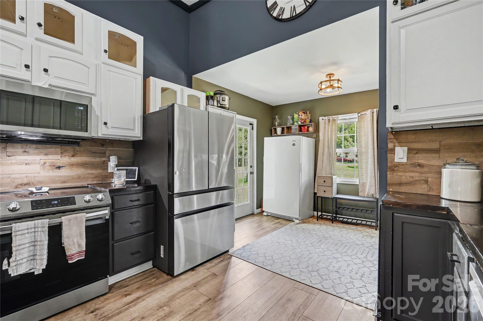 159 E Lacy Street Property Photo 14