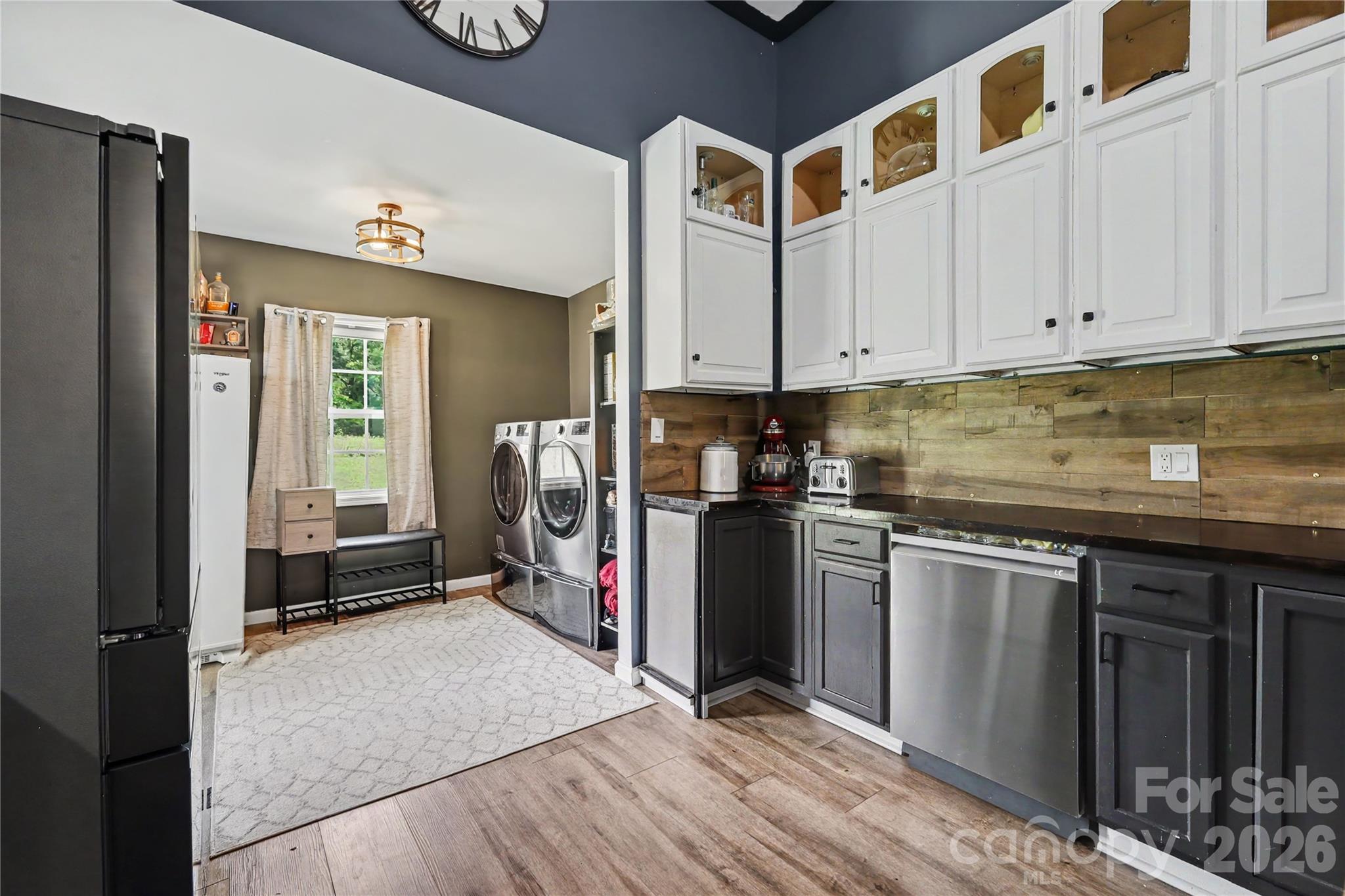 159 E Lacy Street Property Photo 17