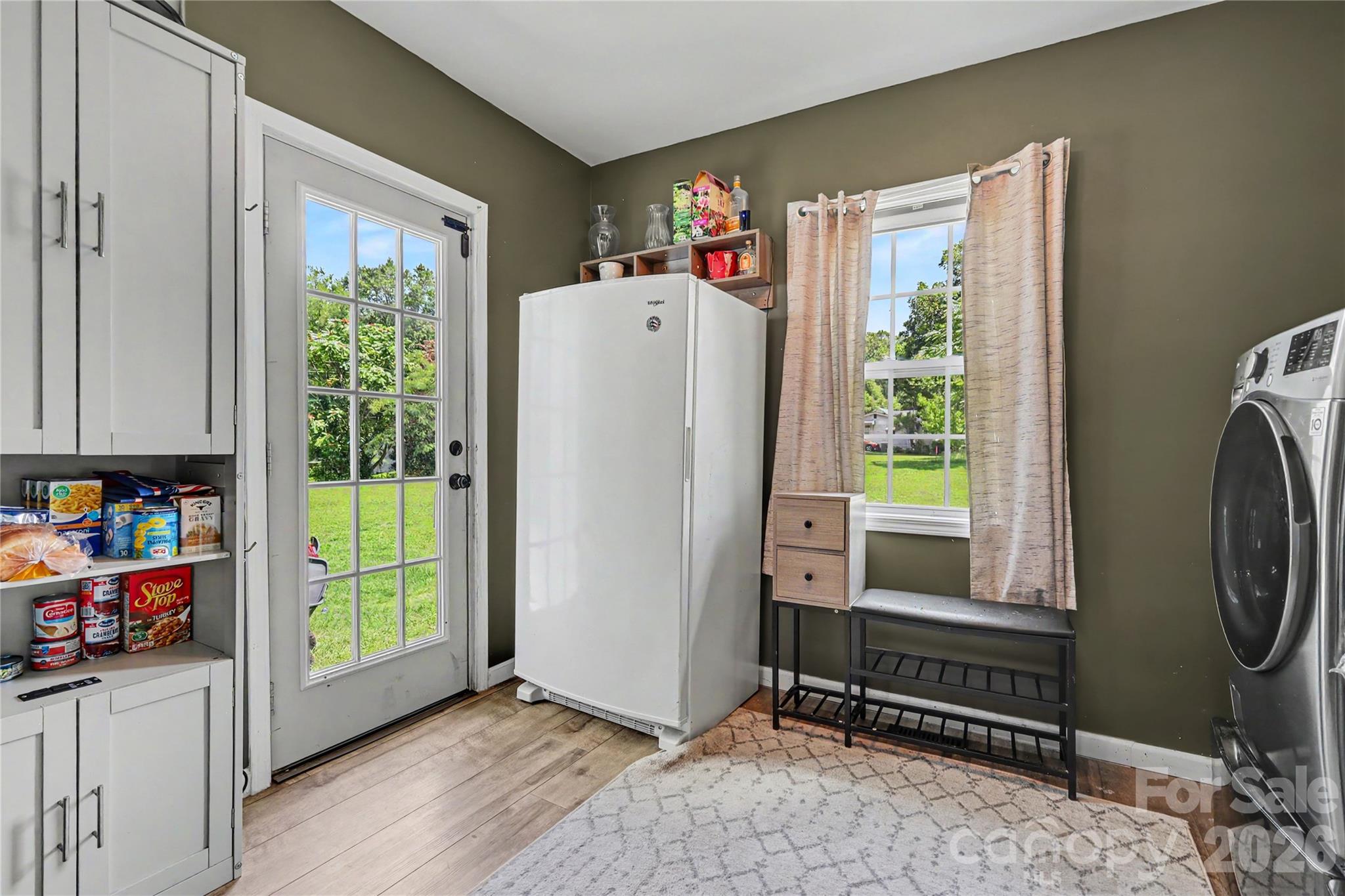 159 E Lacy Street Property Photo 18