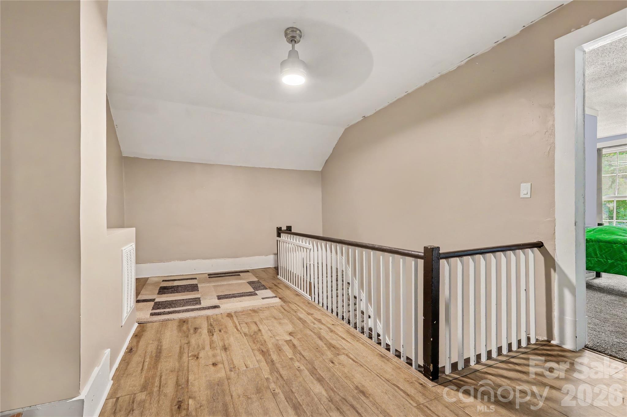 159 E Lacy Street Property Photo 29
