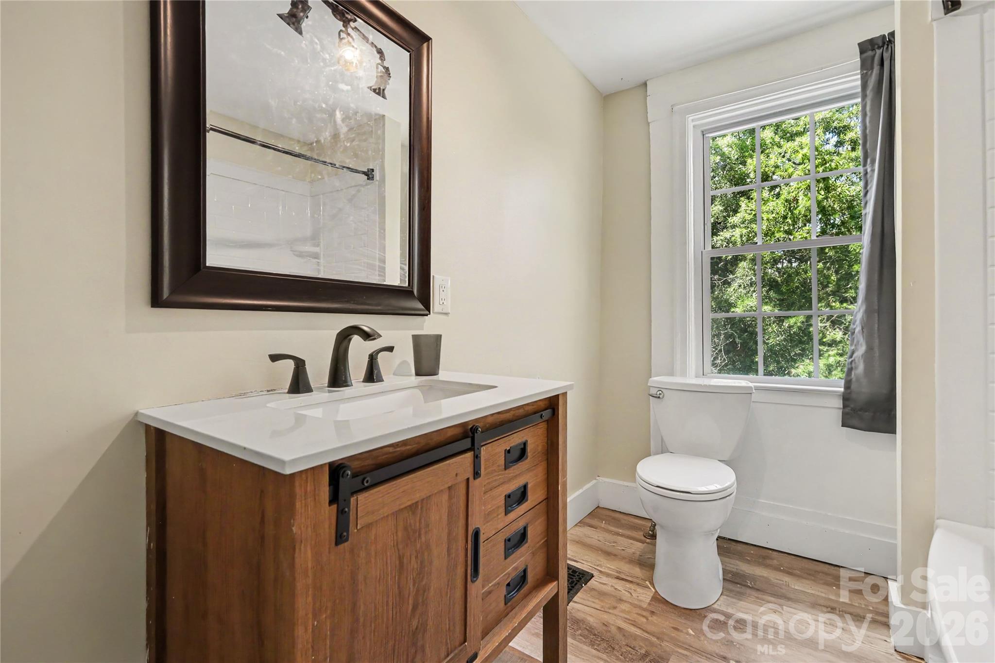 159 E Lacy Street Property Photo 32