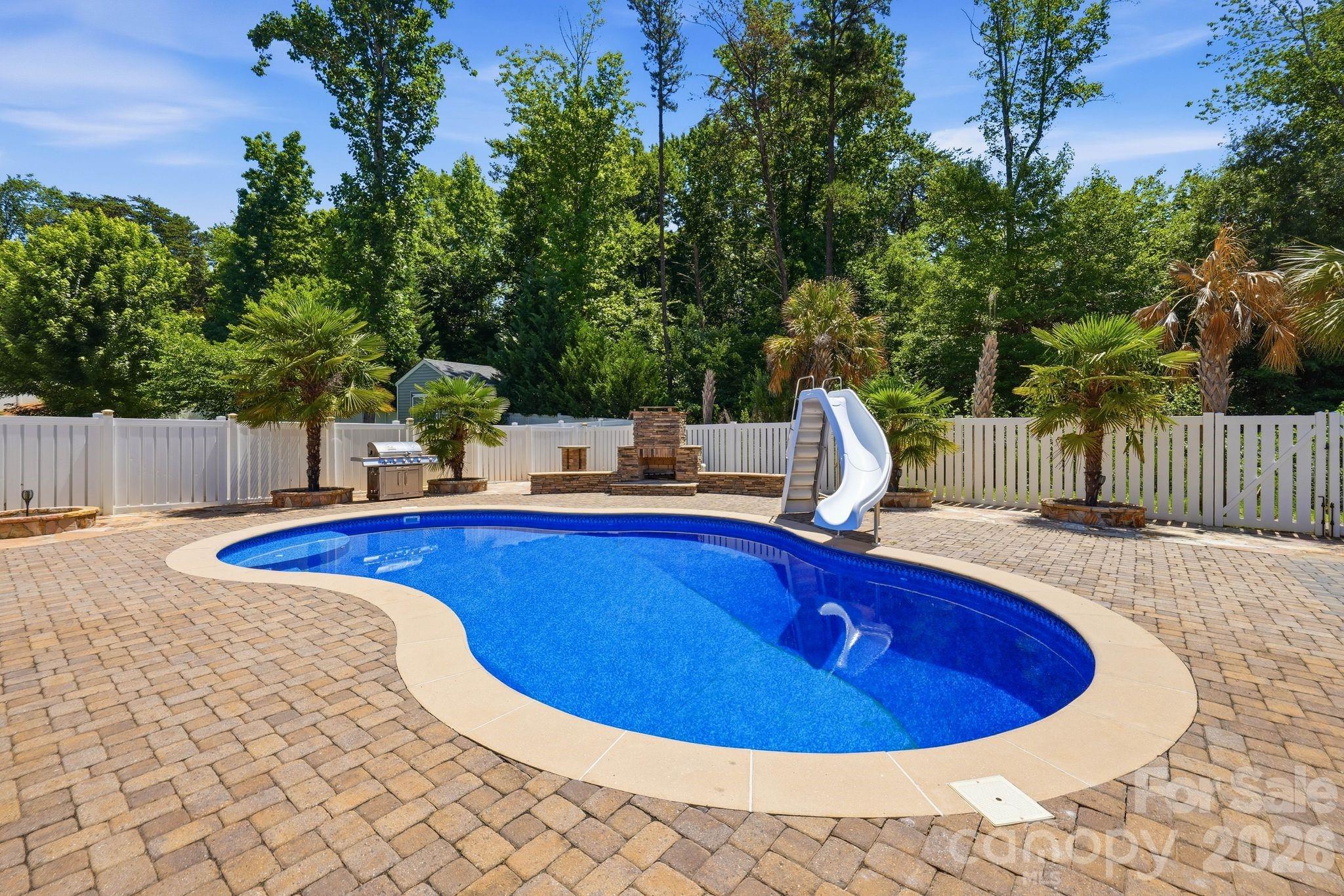 125 Paradise Hills Circle Property Photo 4