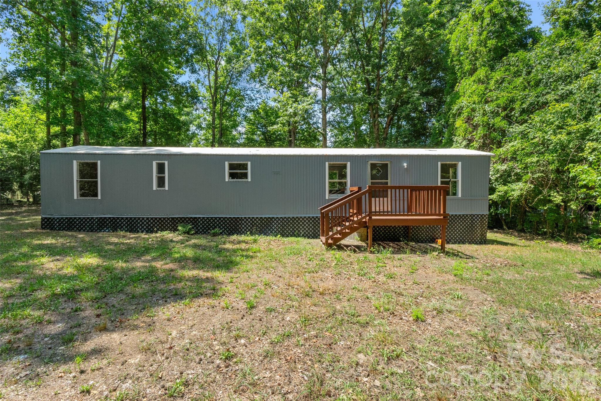 335 Lake Landing Drive Property Photo 2