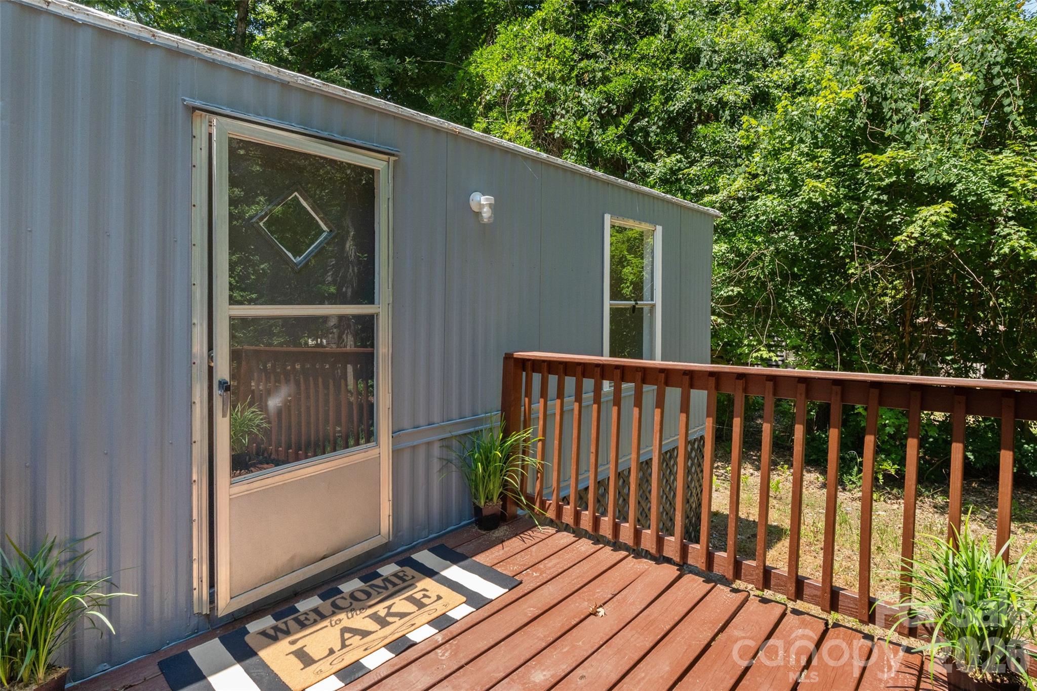 335 Lake Landing Drive Property Photo 3