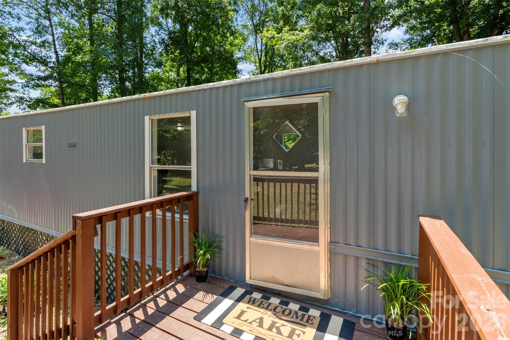 335 Lake Landing Drive Property Photo 4