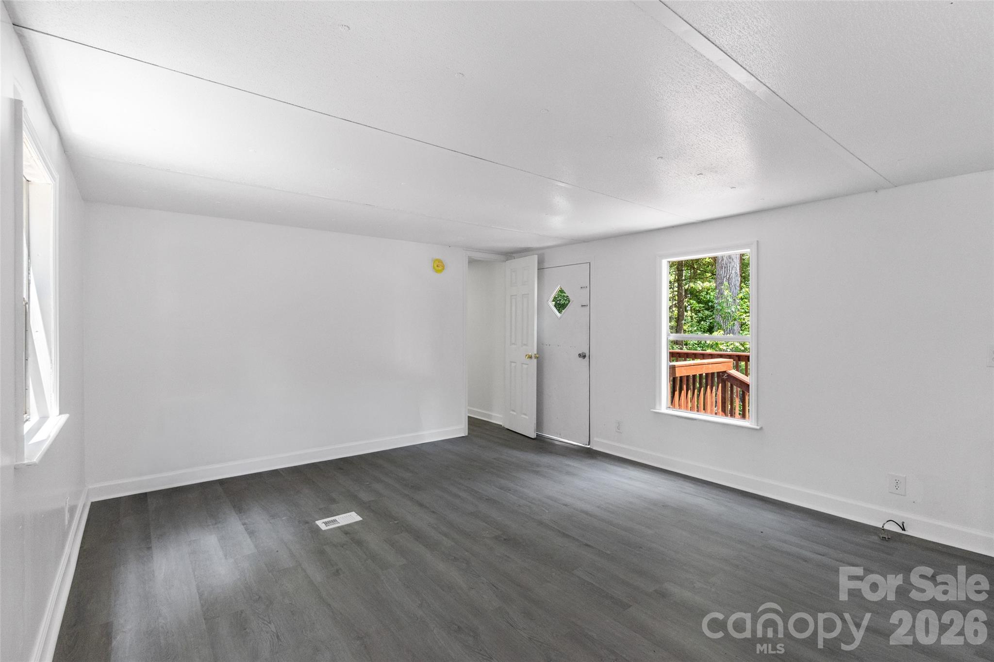 335 Lake Landing Drive Property Photo 7