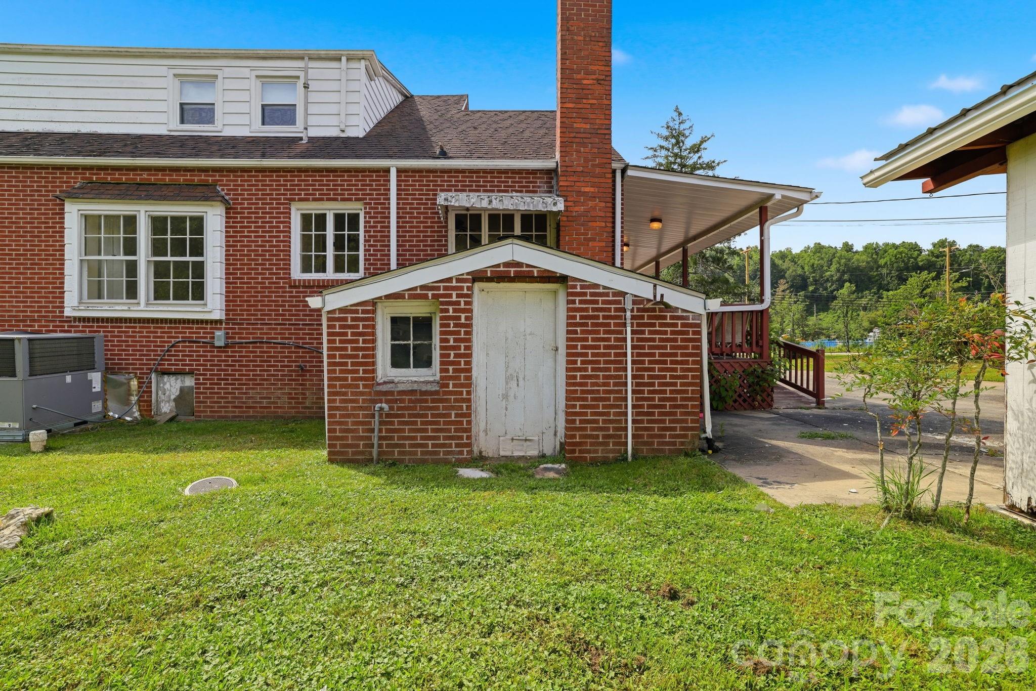 783 Skyland Drive Property Photo 26