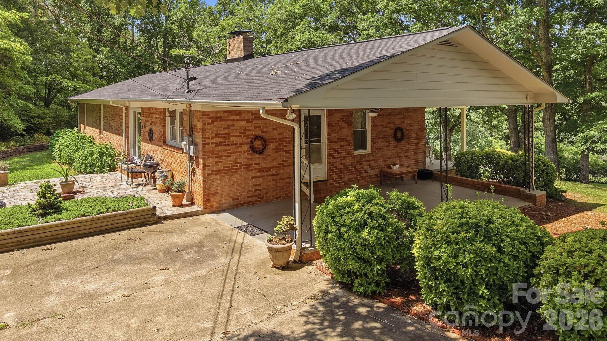 129 Old River Road Property Photo 2