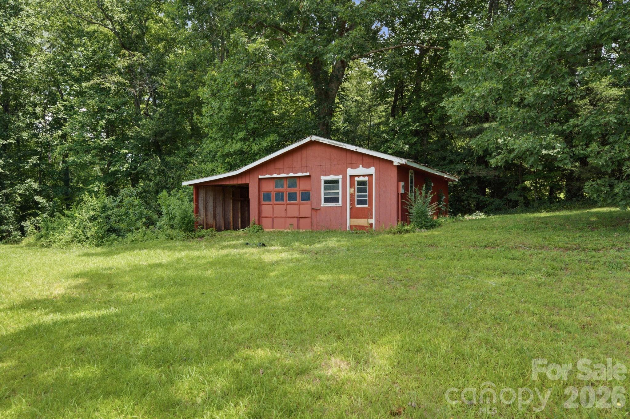 129 Old River Road Property Photo 4