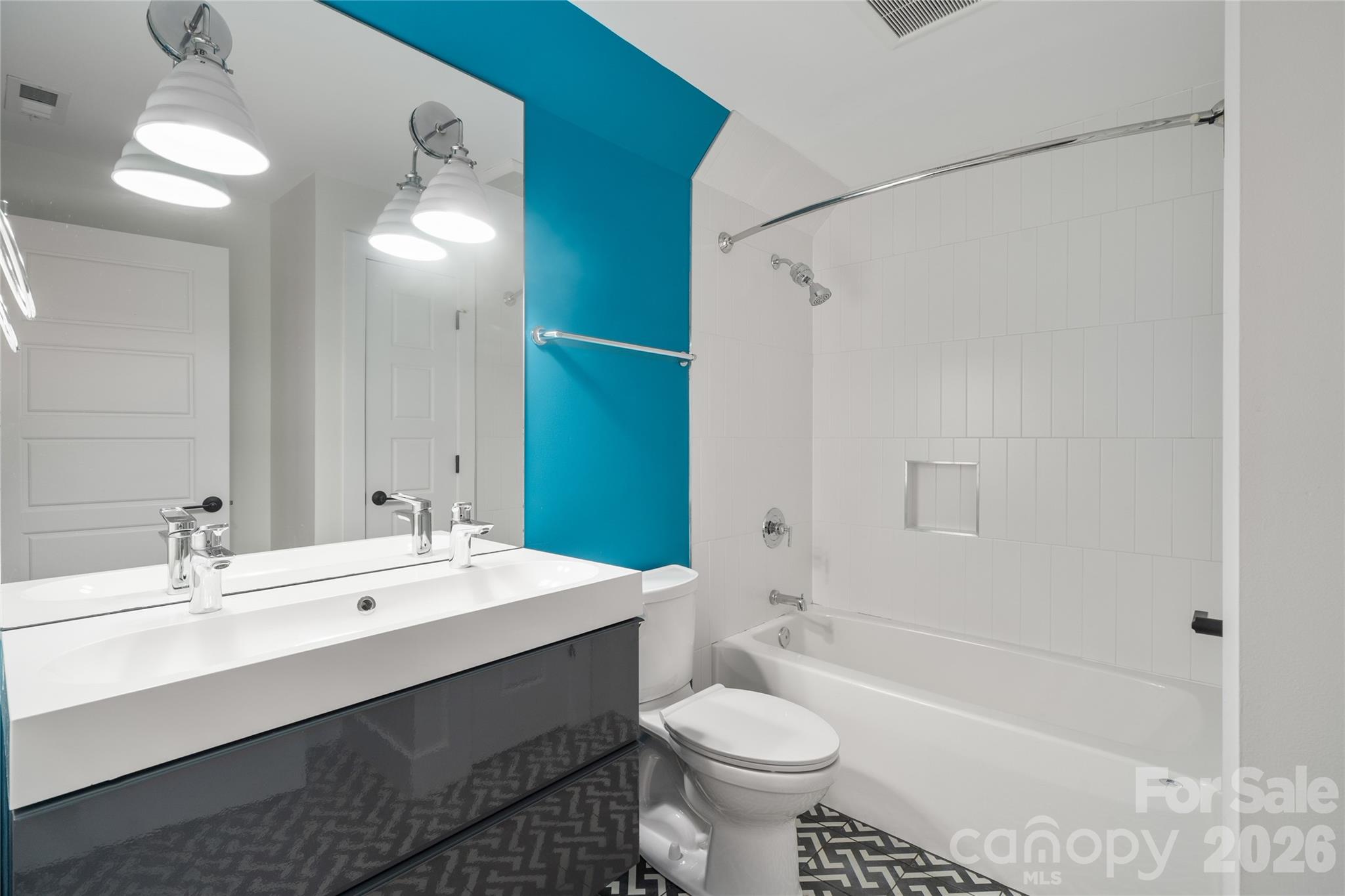 73 Downing Street Property Photo 16
