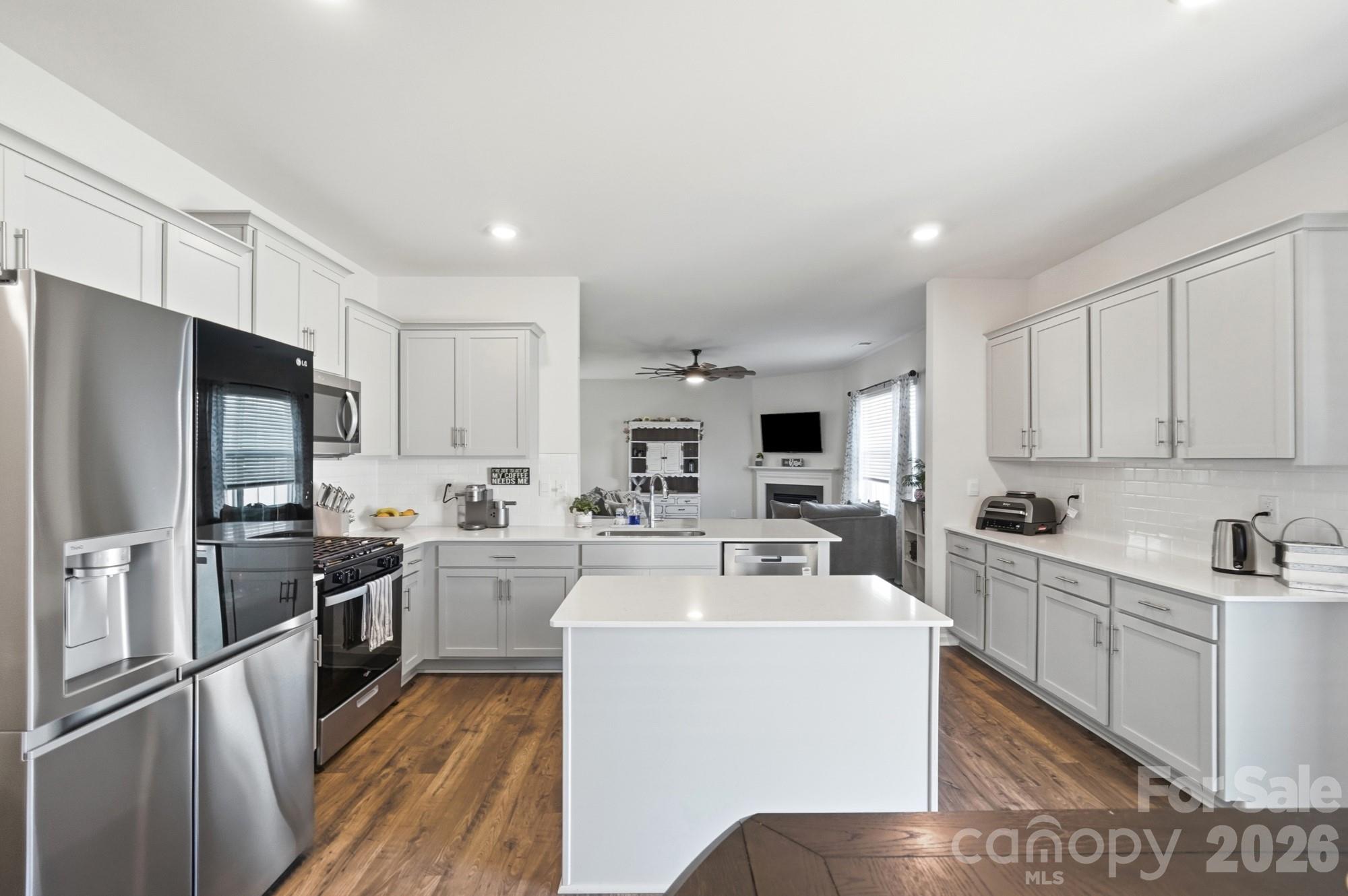 170 Giant Oak Avenue Property Photo 7