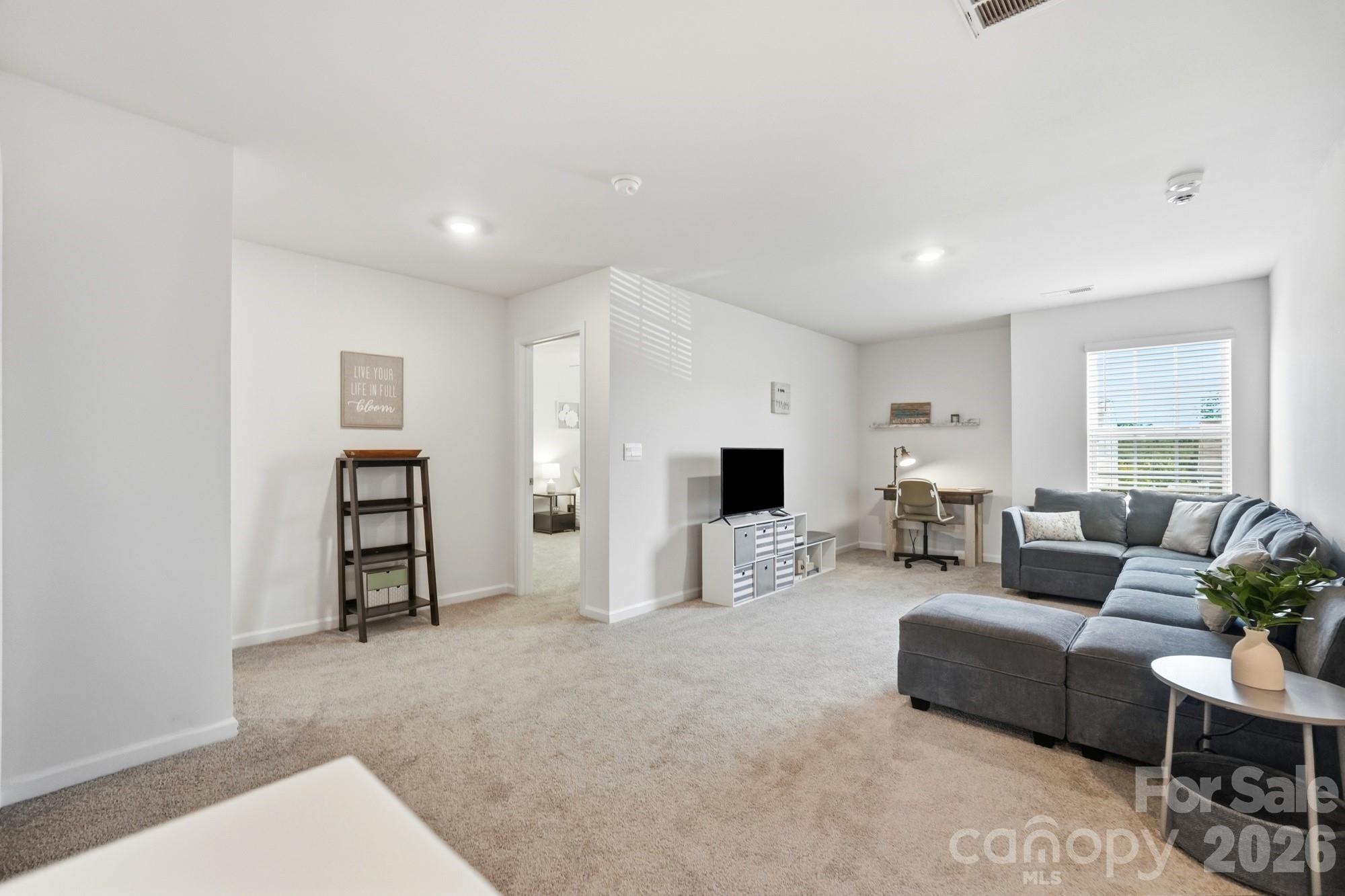 170 Giant Oak Avenue Property Photo 12