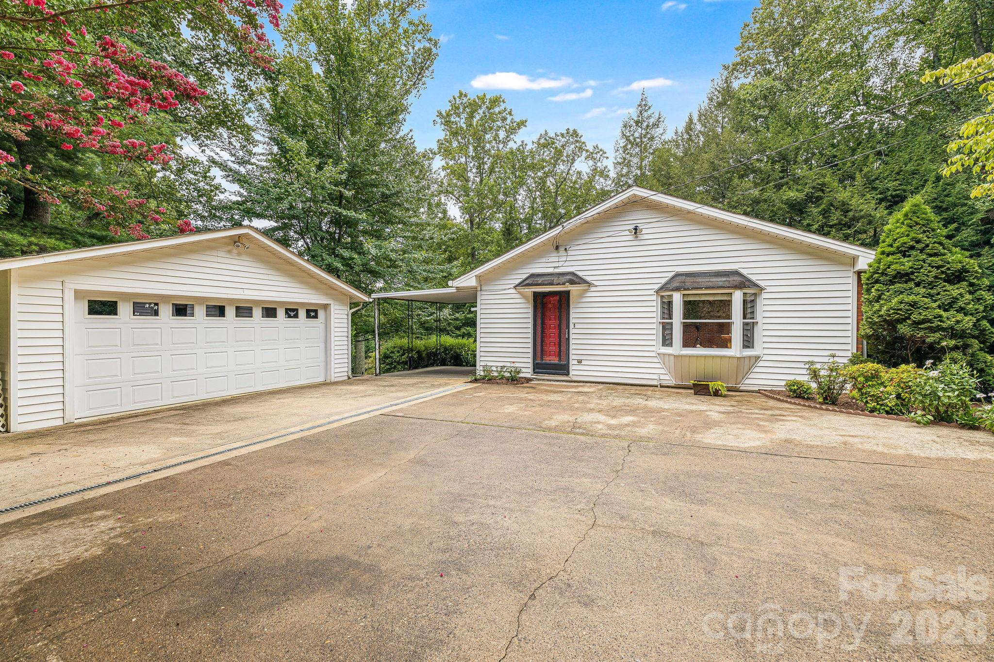38 Westridge Drive Property Photo 3