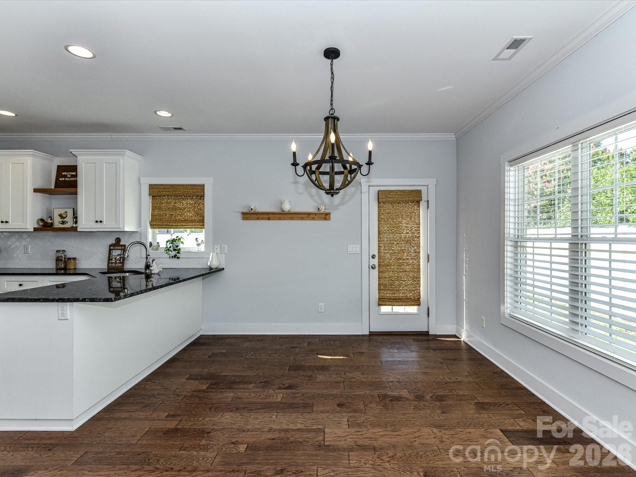423 Ellicott Lane Property Photo 11