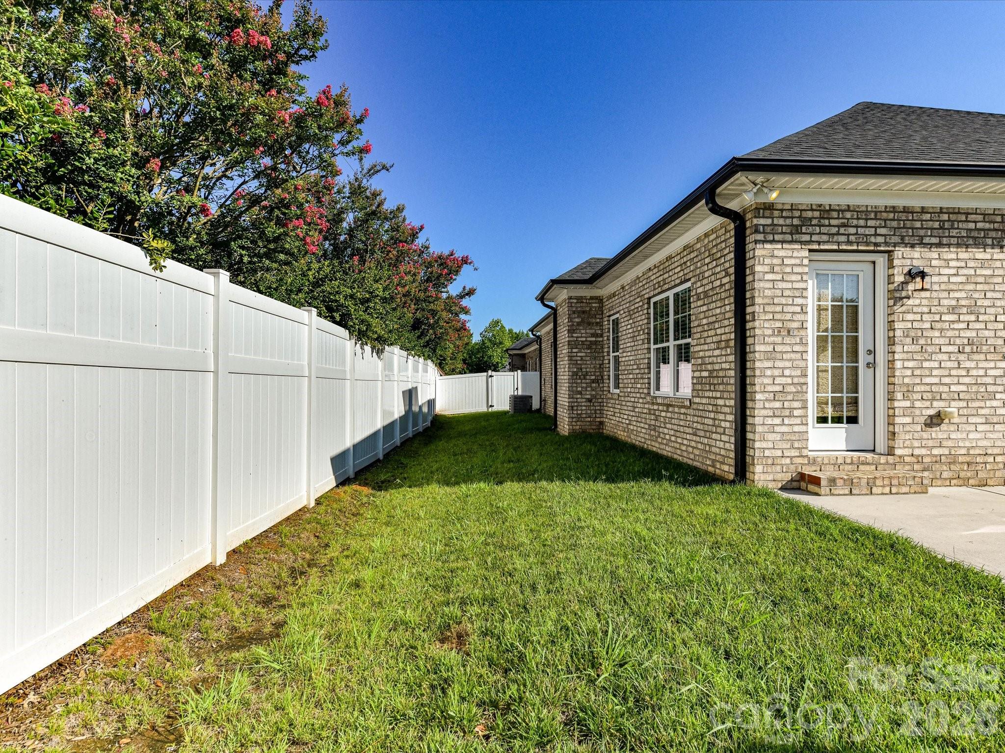 423 Ellicott Lane Property Photo 27